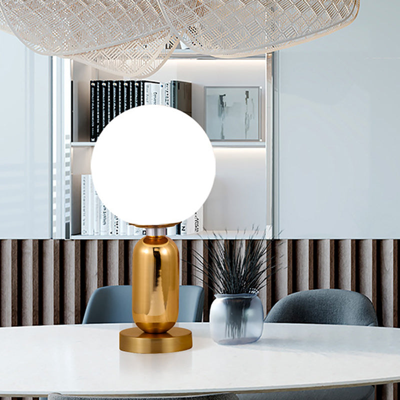 Lampada in Vetro Elegante a Sfera Dorata