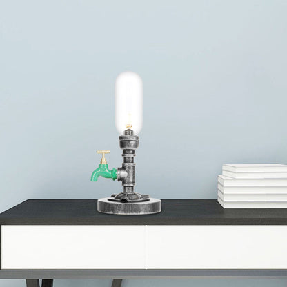 Lampada da tavolo elegante in vetro chiaro con paralume rotondo