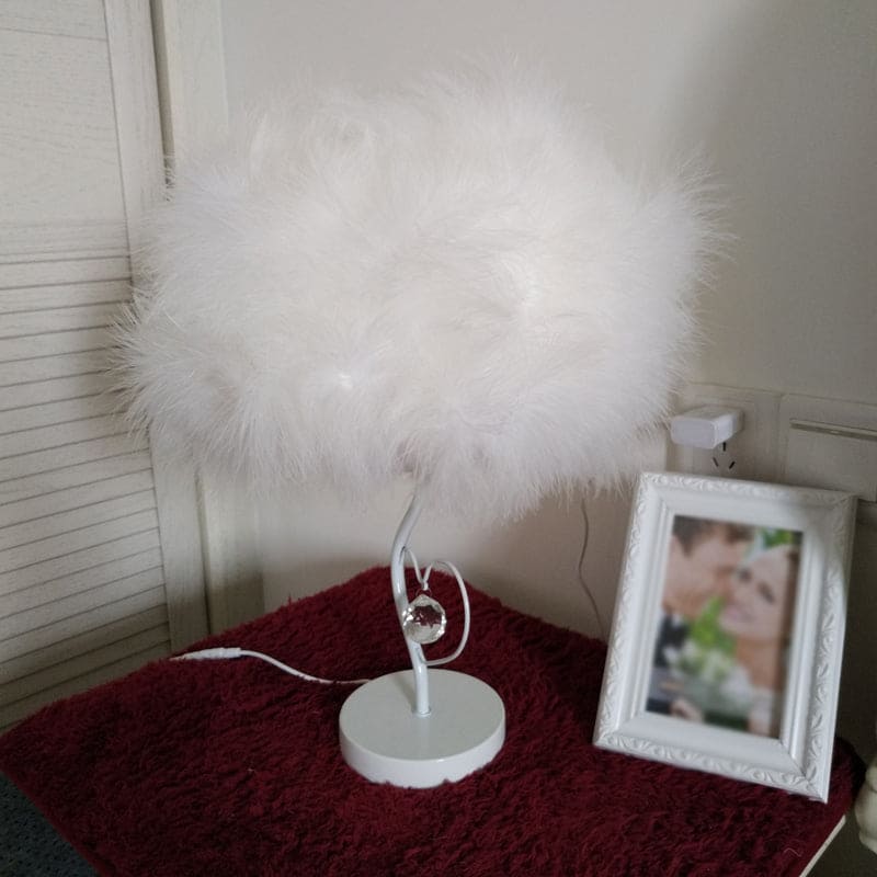 Lampe de table LED design scandinave plume légère