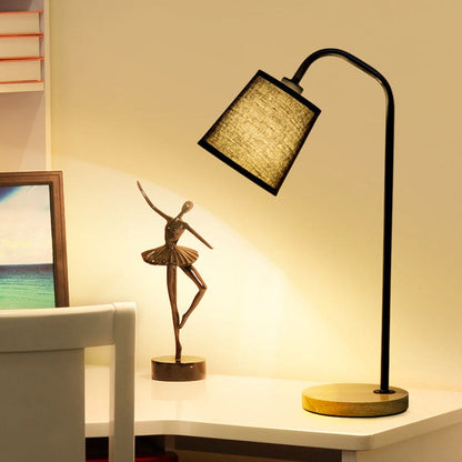 Lampada da scrivania elegante conica