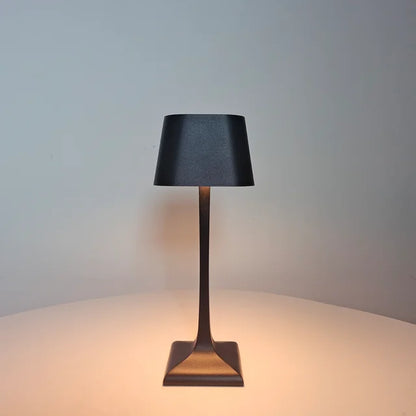 Lampada da Scrivania LED Compatta e Quadrata