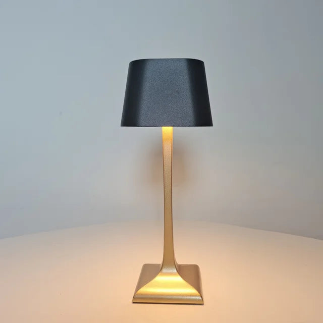 Lampada da Scrivania LED Compatta e Quadrata