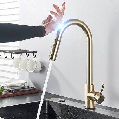 Miscelatore cucina elettronico con sensore automatico