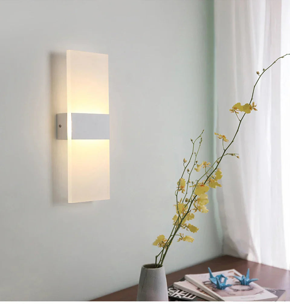 Lampada da parete LED elegante ricaricabile