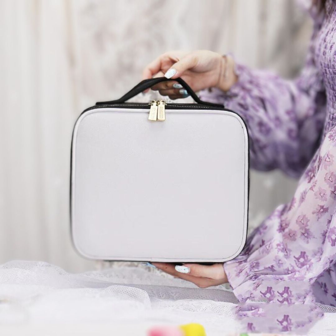 Custodia per trucco compatta e pratica