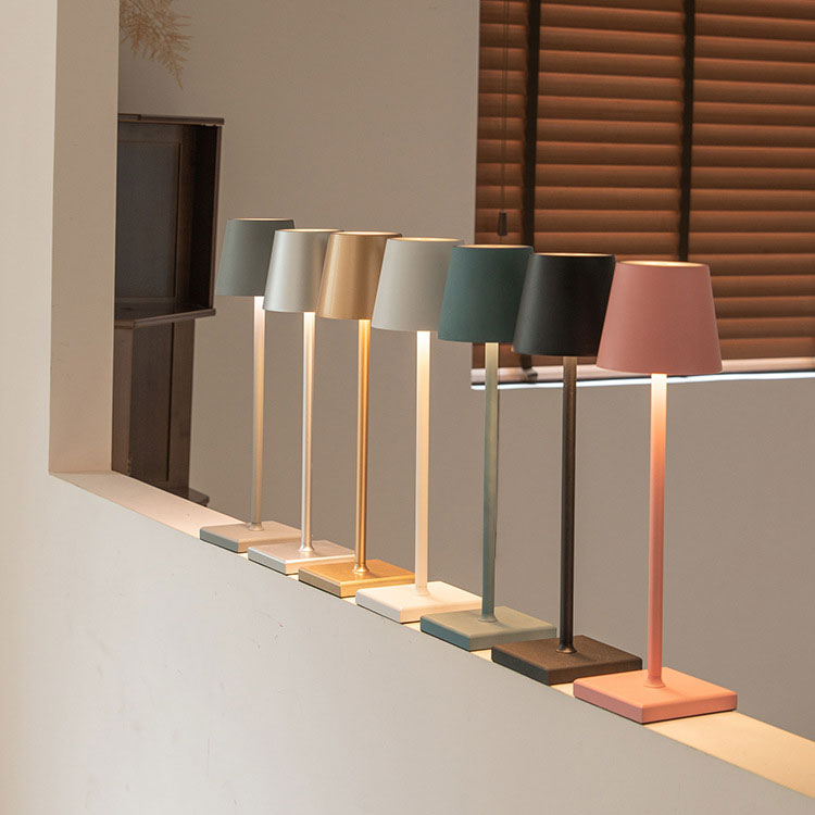 Lampe de table rechargeable sans fil à éclairage LED