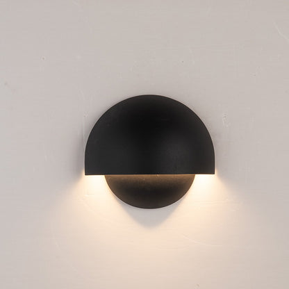 Lampada LED da esterno robusta con illuminazione soffusa